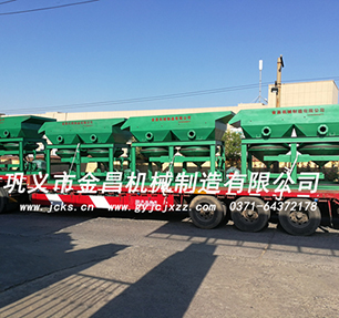<b>LTA1515/2跳汰機組發(fā)往新疆，用于沙場選金</b>
